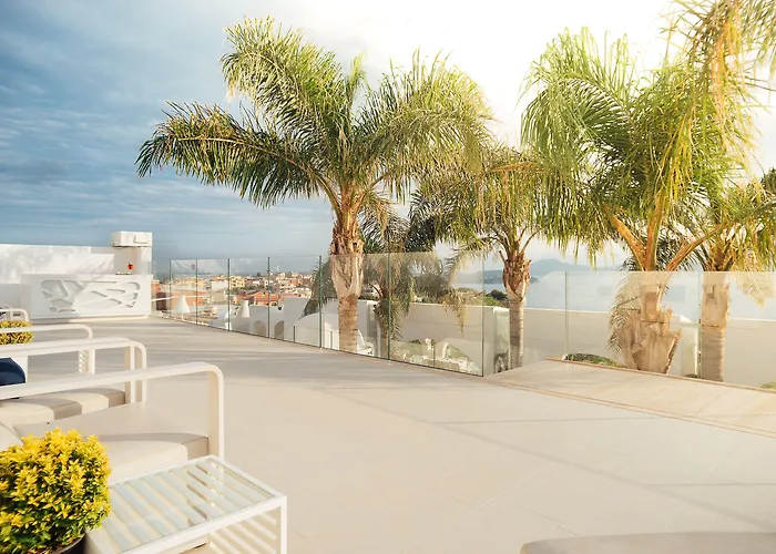 ゲストハウス Al Chiar Di Luna 4*