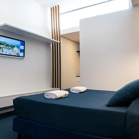 Al Chiar Di Luna Guest house 4*