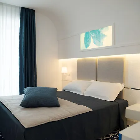 Al Chiar Di Luna Guest house